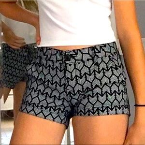 SO Arrow Patterned Chevron Shorts